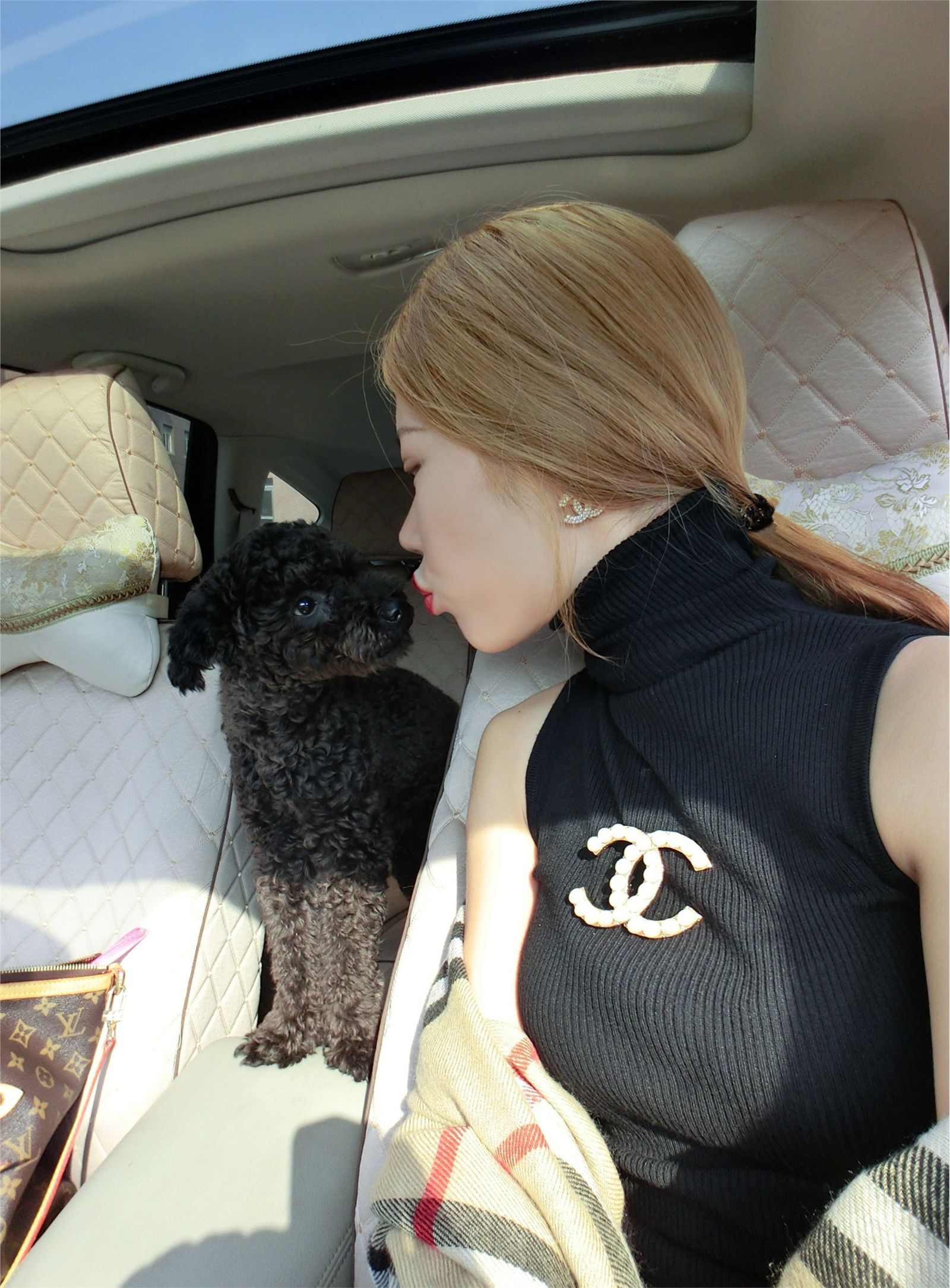 花哨尤物saisai的微博列表微女郎 2